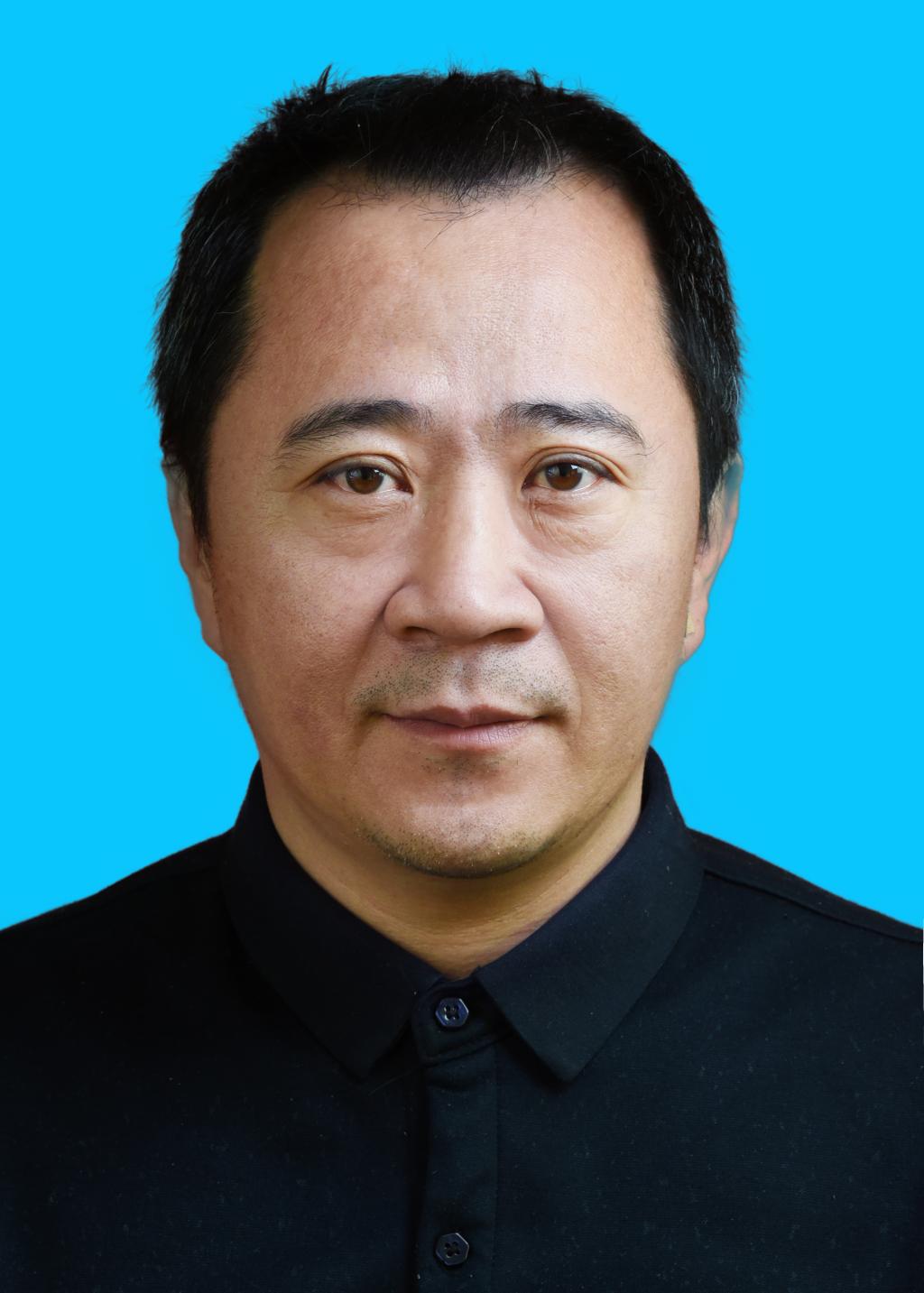 连   东