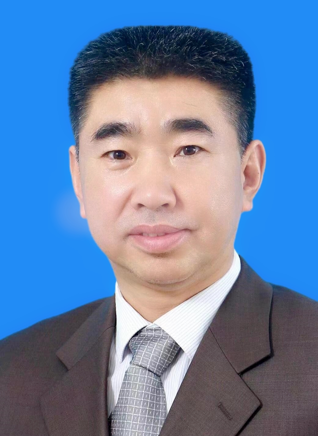 贠创治